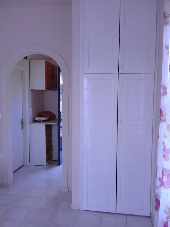 Aprilis Apartments Kionion Luaran gambar